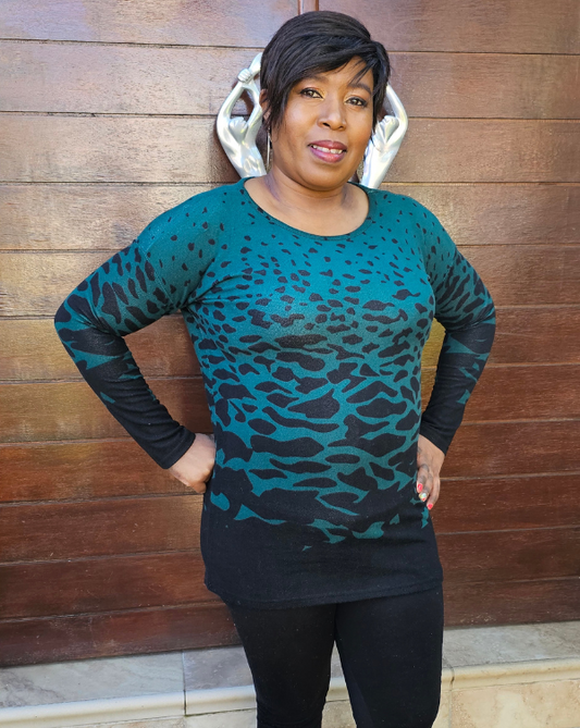 Black & Green Long sleeve light knit top