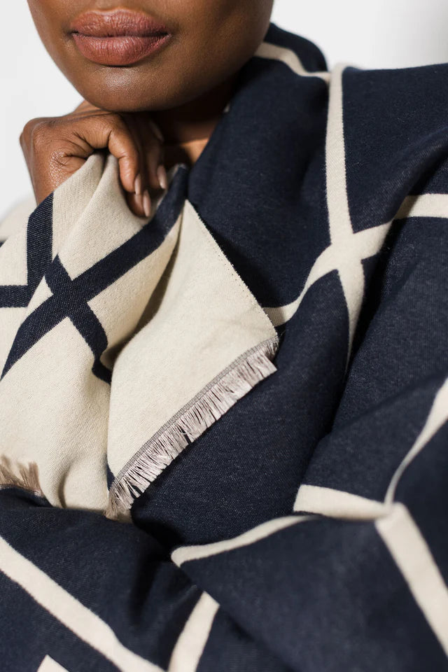 Lined Grid Wrap - Midnight/Creme