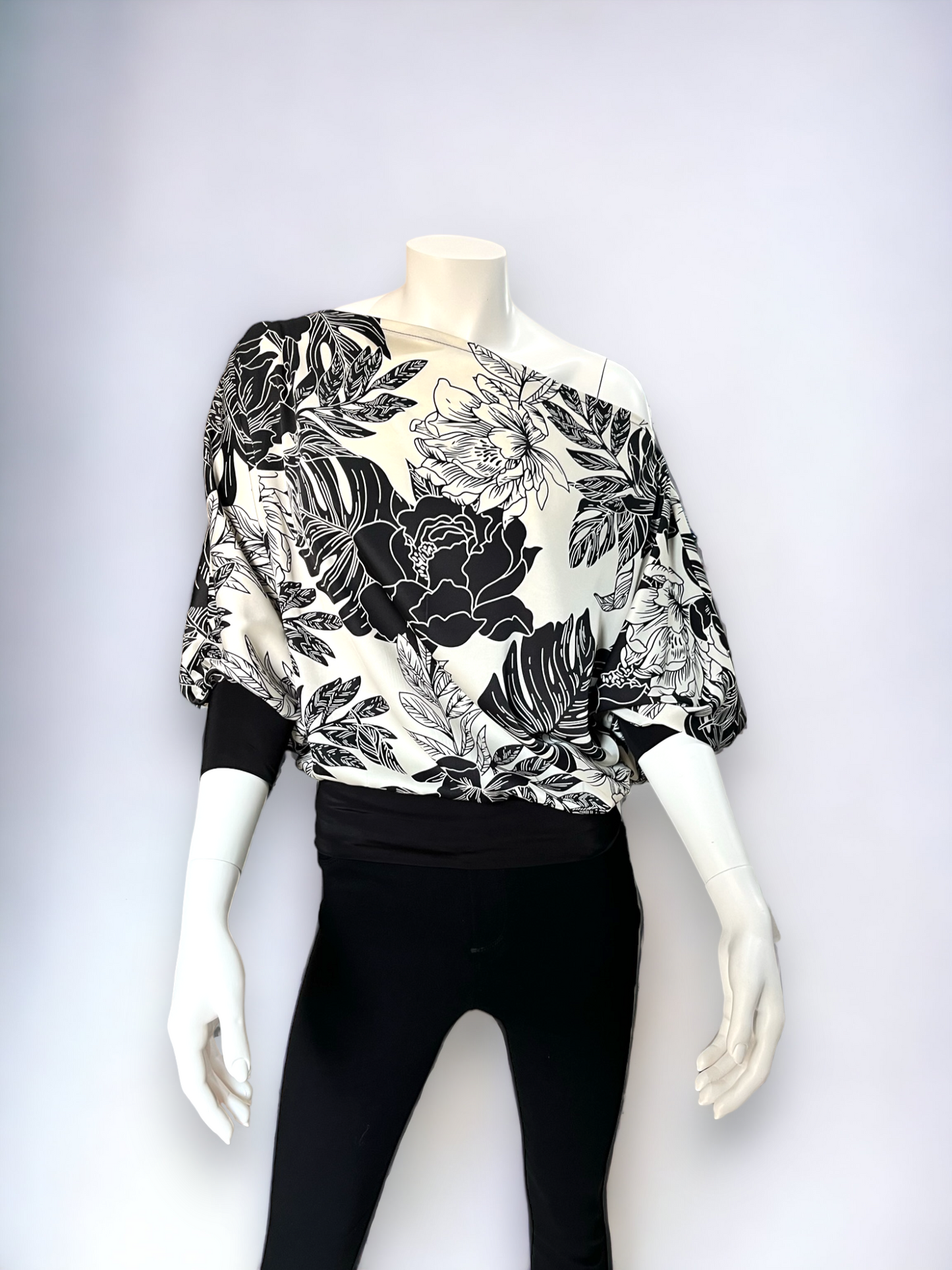 Julisha Top - Black & White Flowers